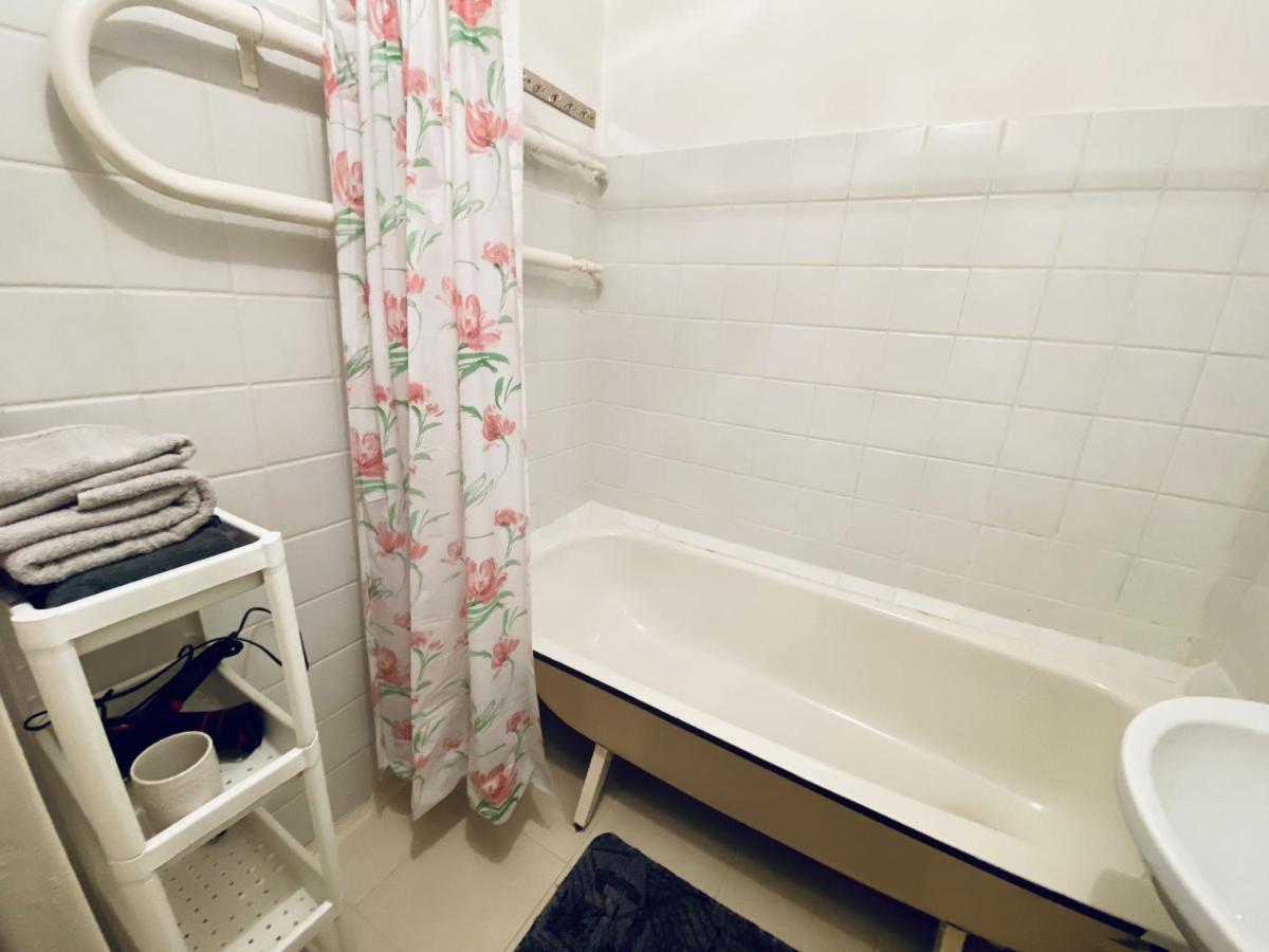 ריגה Spacious 3-Room Apartment & Parking מראה חיצוני תמונה
