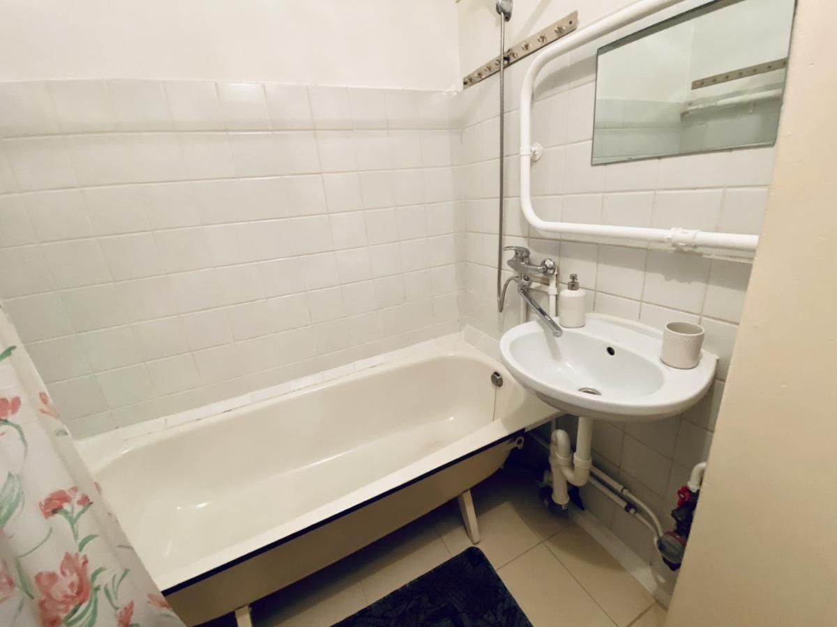 ריגה Spacious 3-Room Apartment & Parking מראה חיצוני תמונה