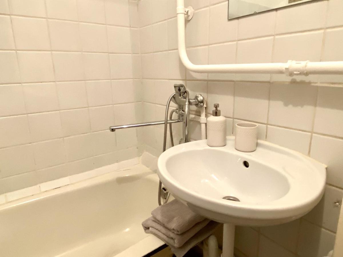 ריגה Spacious 3-Room Apartment & Parking מראה חיצוני תמונה